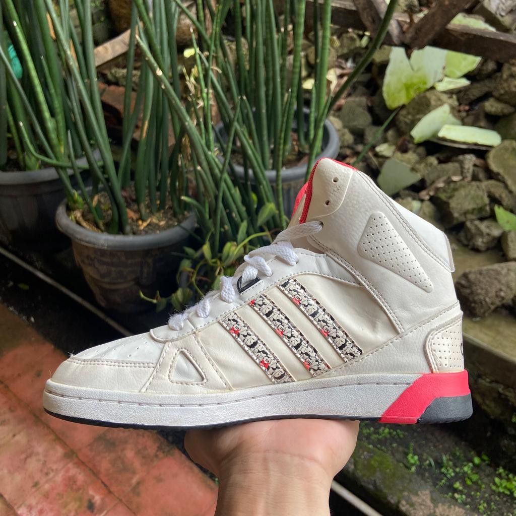 Adidas Neo x Disney Fesyen Wanita Sepatu di Carousell