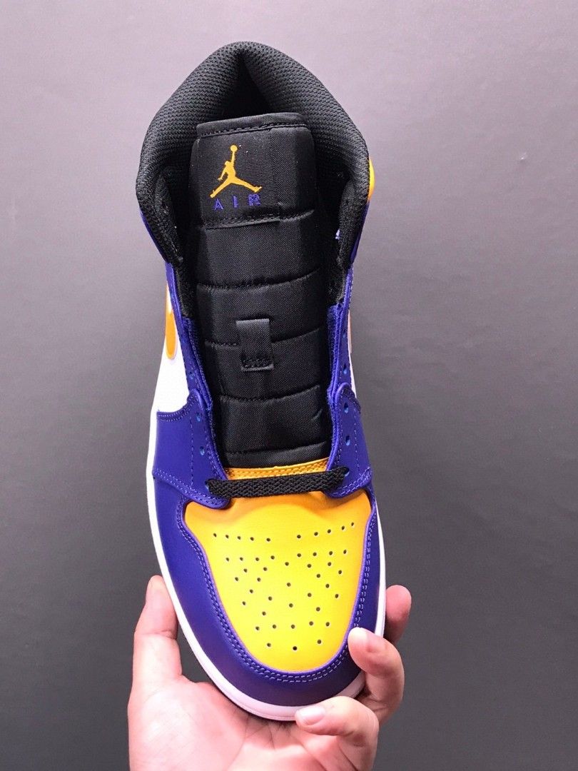Air Jordan 1 Mid