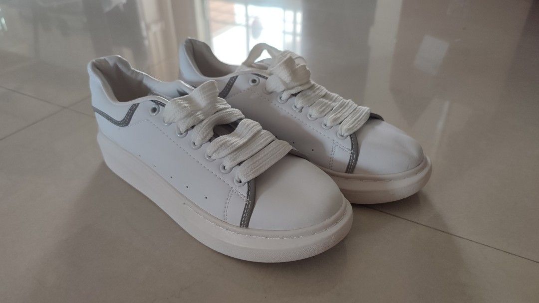 Alexander mcqueen top size 39