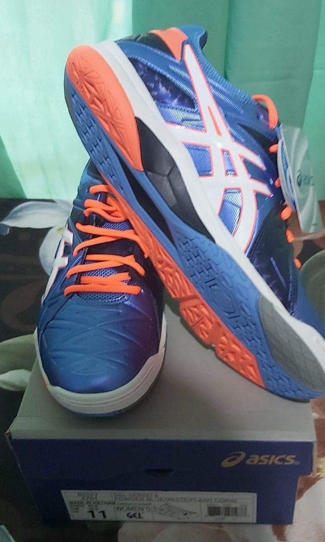 Asics indoor shoes for badminton or volleyball, Men's Fashion, Footwear