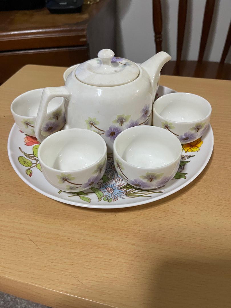 Beautiful small tea set, Furniture & Home Living, Kitchenware