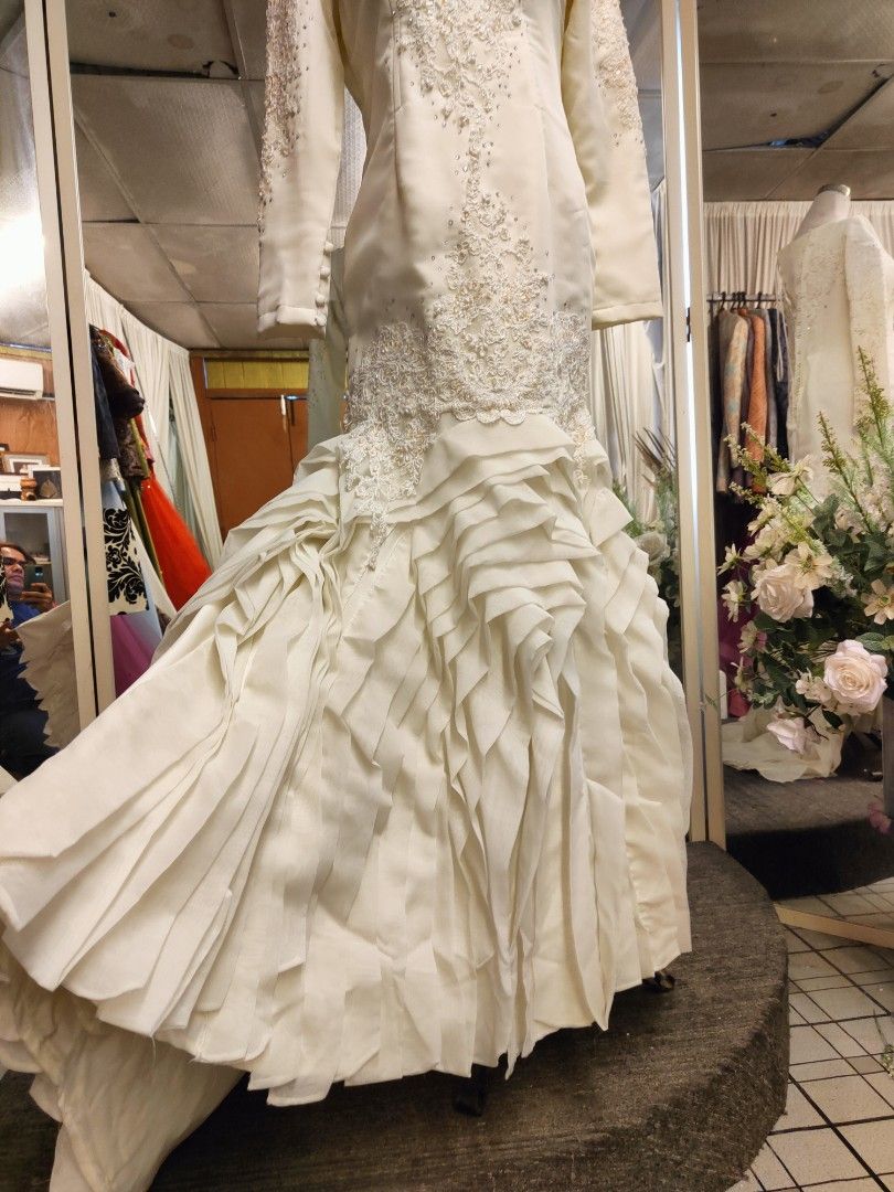 Beige hotsell mermaid dress