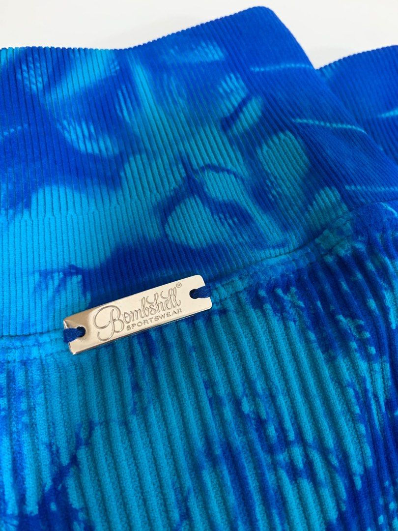 bombshell sportswear ocean blue leggings, 女裝, 運動服裝- Carousell