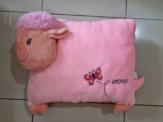 Boneka bantal pink