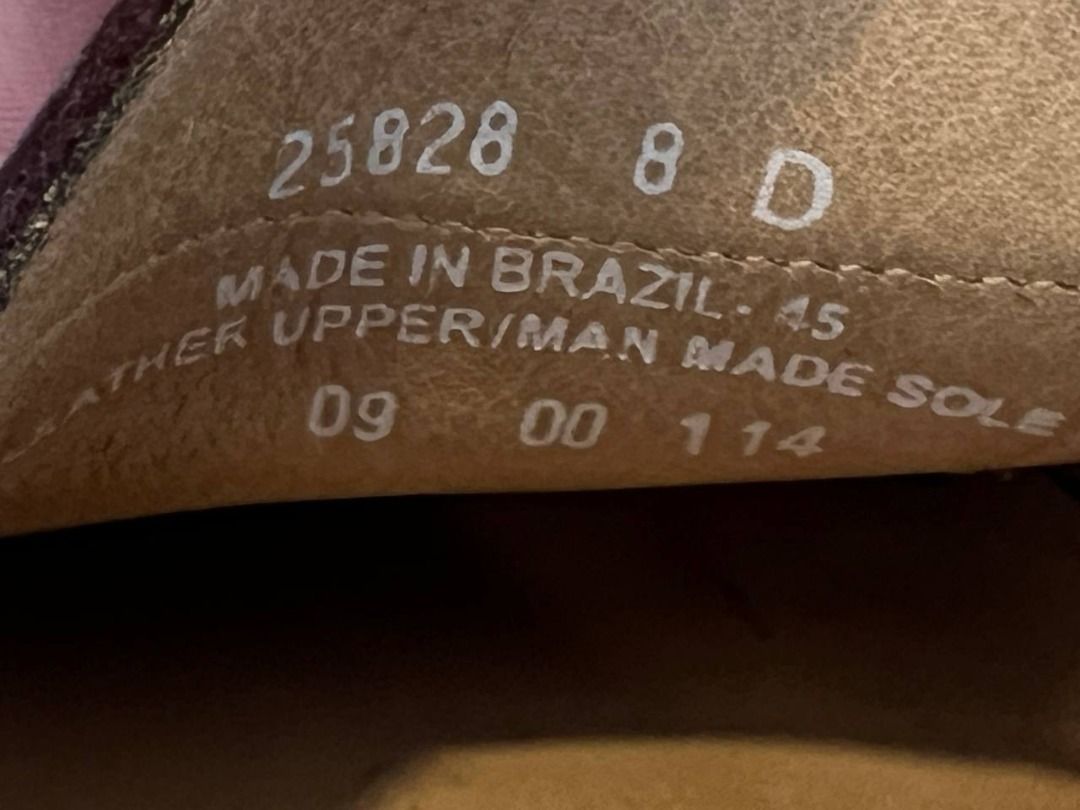 Bostonian Crown Windsor Brown Loafers (Category: Dress Shoes) located in Manila. Submitted by d_clutter_ (Listing ID 1199782323, Image 2). Description: Just needs a bit of cleaning :).