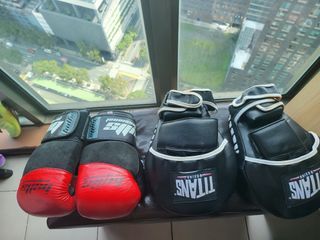 Boxing gloves 8oz and  mitt training set