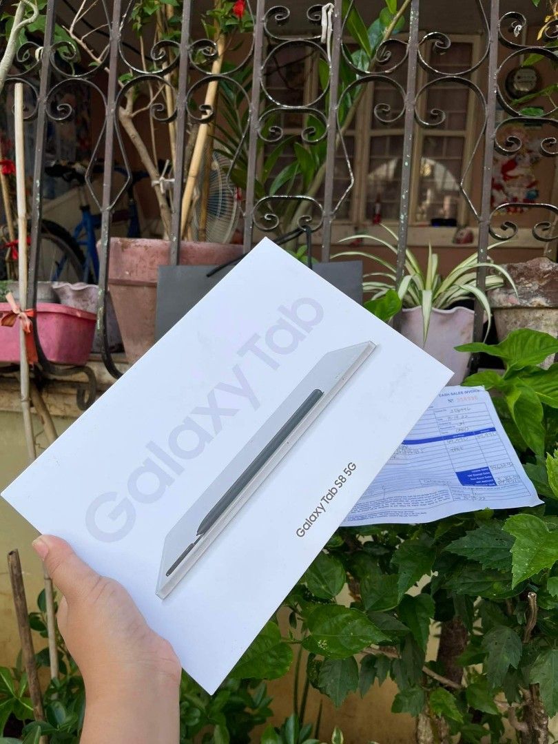 Brandnew sealed Samsung Galaxy Tab s8 (Category: Android) located in Caloocan City. Submitted by ombretedaniellemariz.deer (Listing ID 1199788836, Image 3). Description: Samsung Galaxy Tab S8 5G 8/256GB Openline Silver Brandnew sealed 1year warranty samsung With receipt under my name Selling below srp 40,000 fix Orig price 49,999 Location: North Caloocan/Qc.