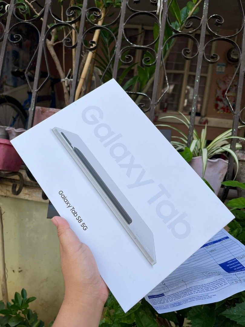 Brandnew sealed Samsung Galaxy Tab s8 (Category: Android) located in Caloocan City. Submitted by ombretedaniellemariz.deer (Listing ID 1199788836, Image 2). Description: Samsung Galaxy Tab S8 5G 8/256GB Openline Silver Brandnew sealed 1year warranty samsung With receipt under my name Selling below srp 40,000 fix Orig price 49,999 Location: North Caloocan/Qc.