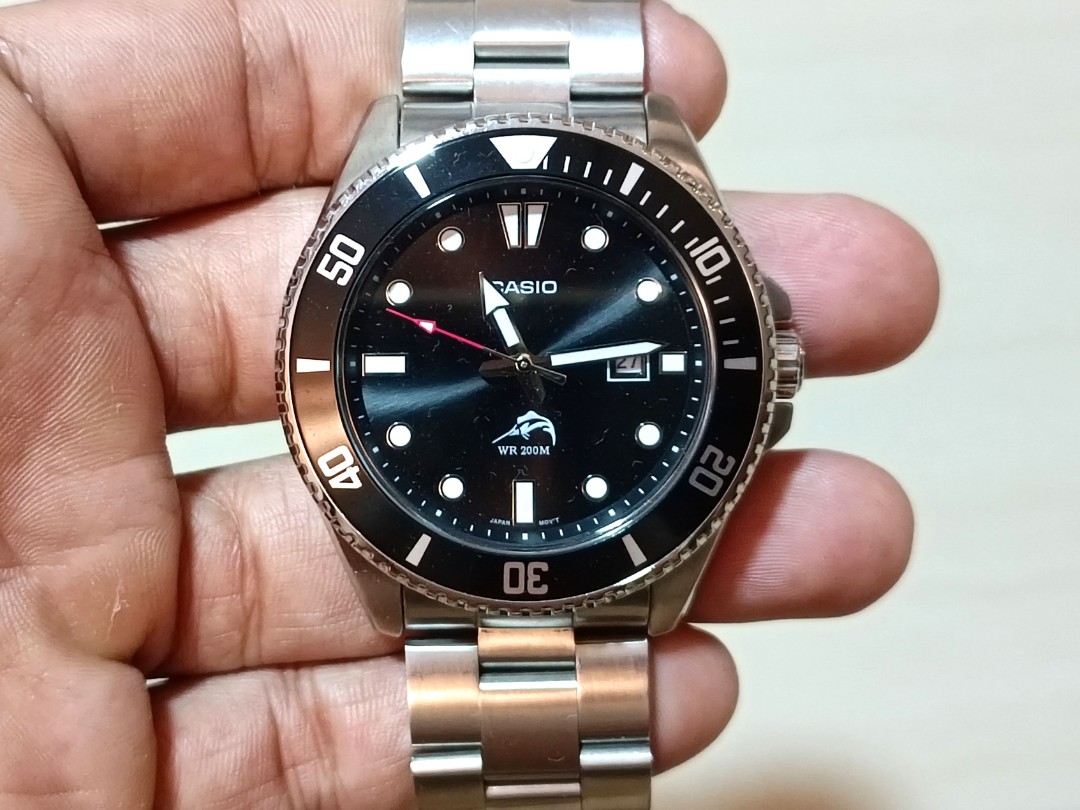 Casio Revival F-100 unisex digital bracelet watch in silver A100WE-1AEF |  ASOS