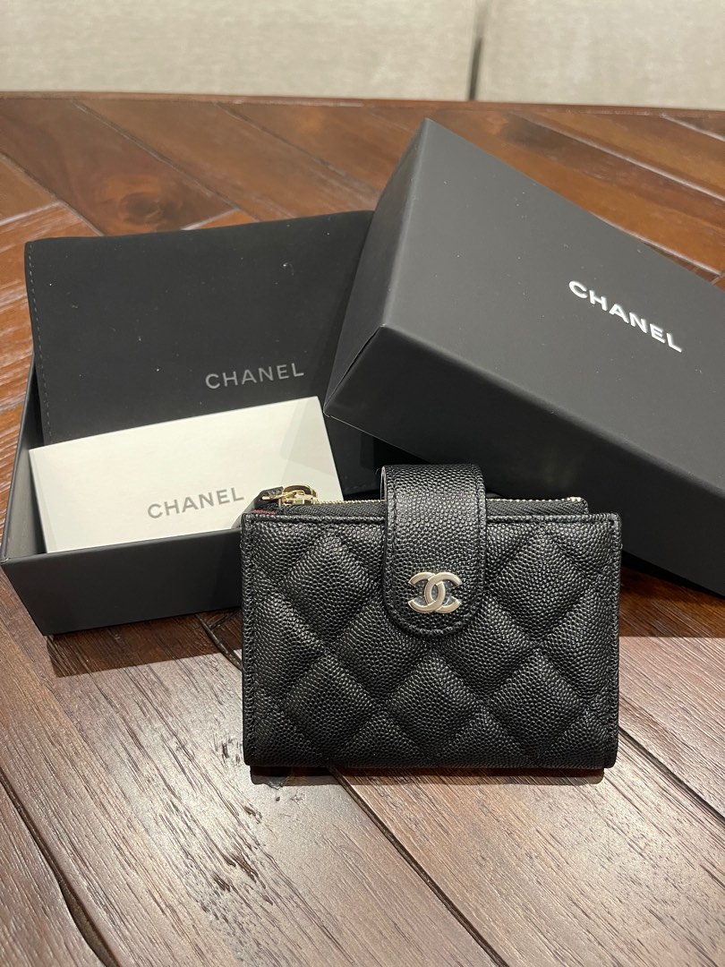 Chanel small wallet. BNIB Classic in black & caviar with LG hardware