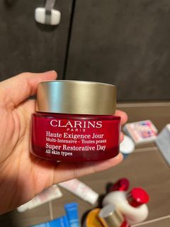 Clarins super restorative day cream