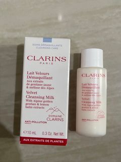 Clarins velvet cleansing milk