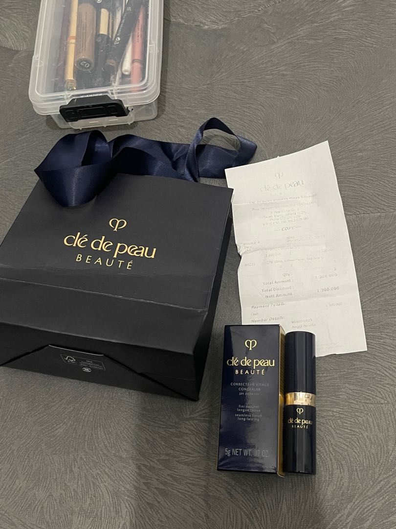 Cle De Peau Concealer Shade Ivory, Kesehatan & Kecantikan, Rias Wajah Di  Carousell