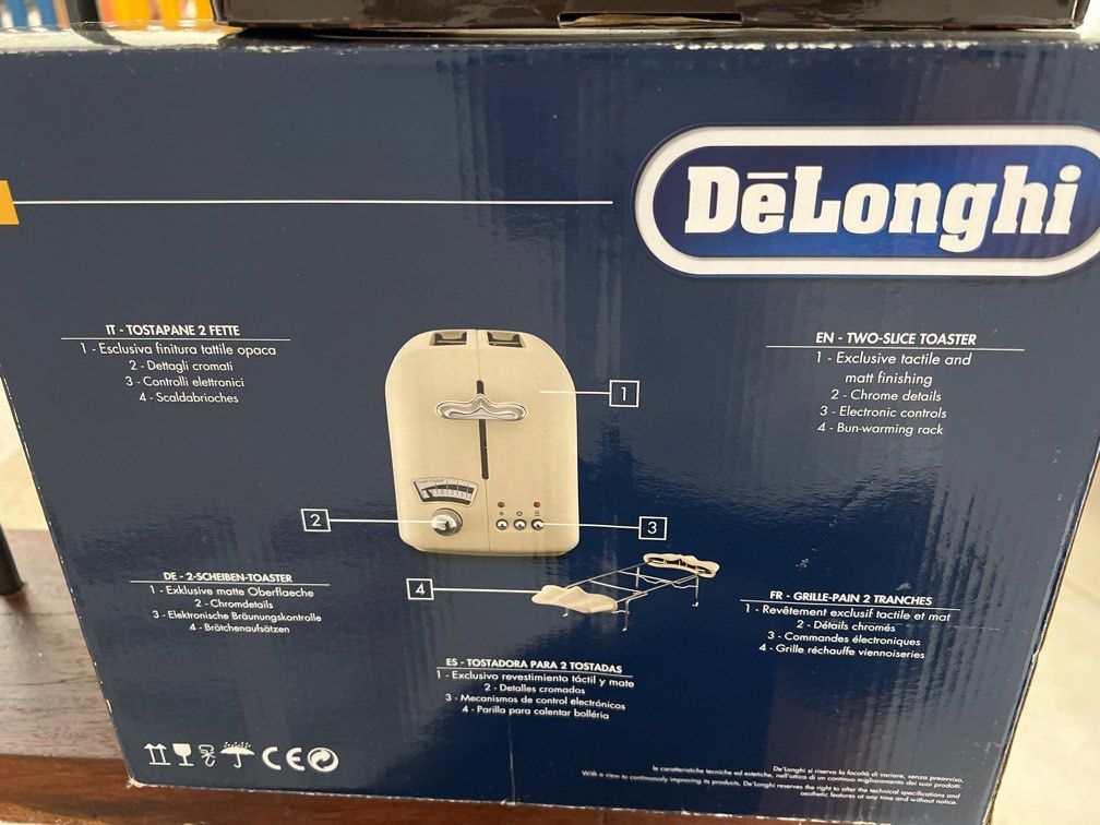 Delonghi 2 slide toaster Argento flora, TV & Home Appliances, Kitchen