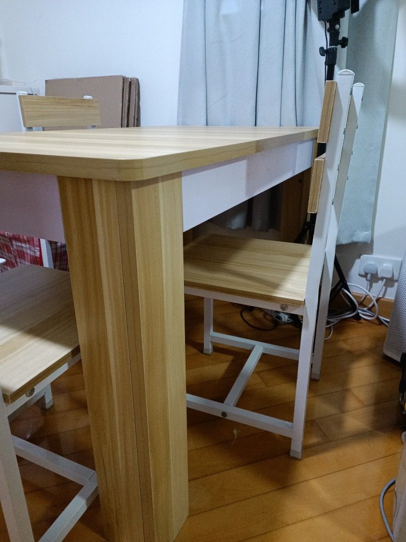 Dining Table （分類：桌子）位於 Hong Kong。 由 elfelf67 提交（商品編號 1199772578，圖片 3）。簡介： must go by 30/11。