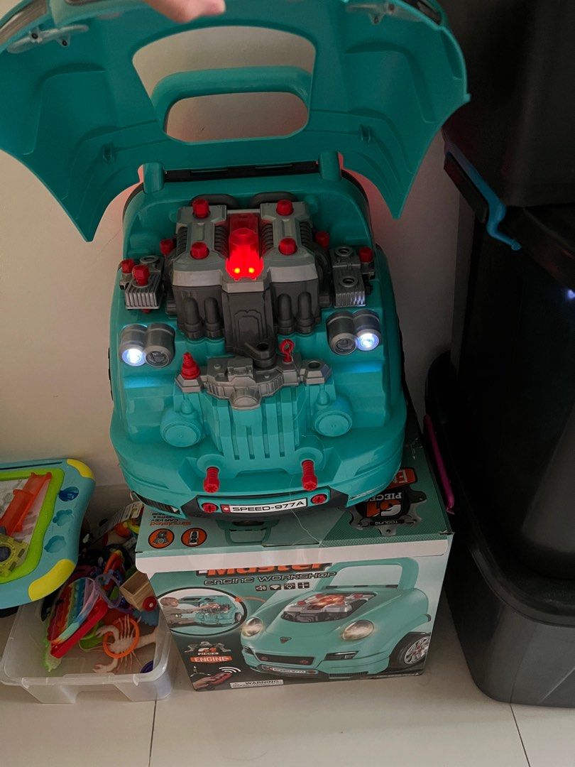Engine Mechanic playset, Hobbies & Toys, Toys & Games on Carousell