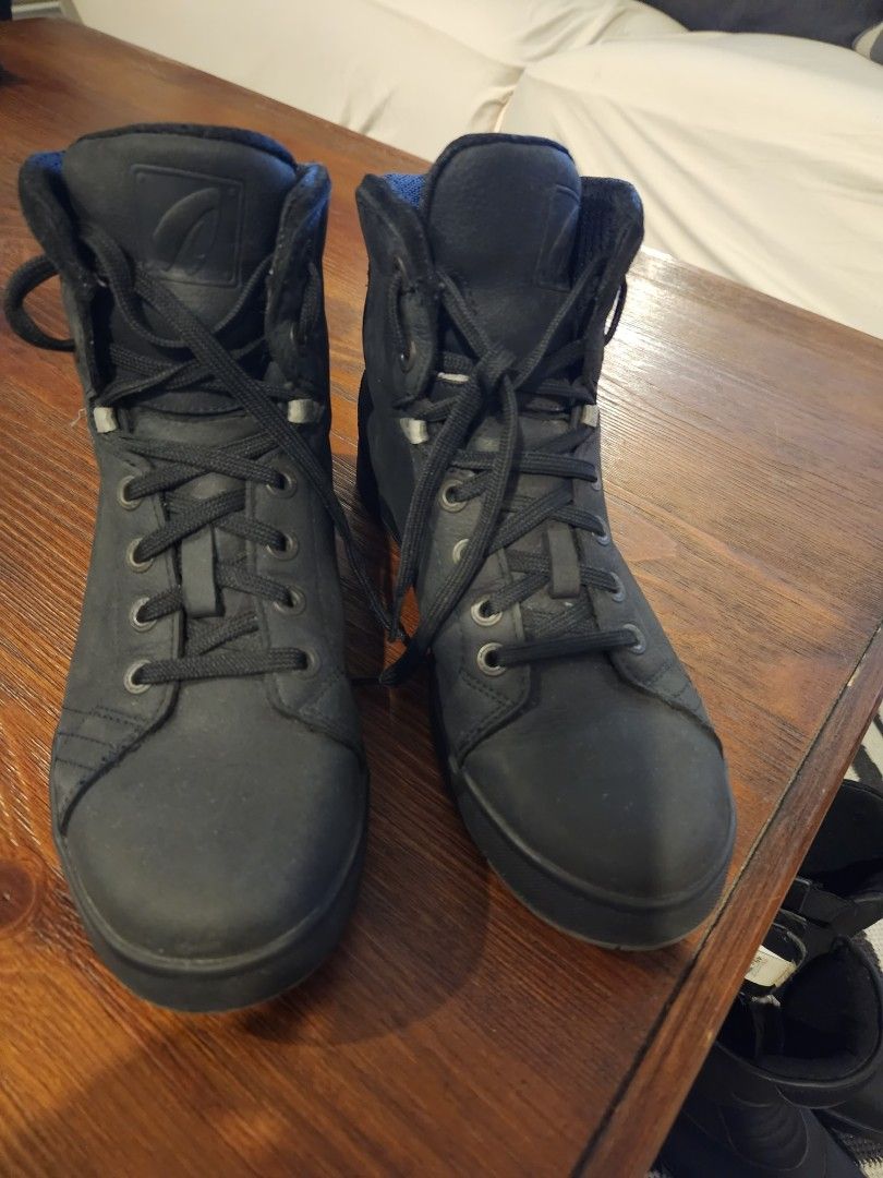 Swift motorcycle best sale boots