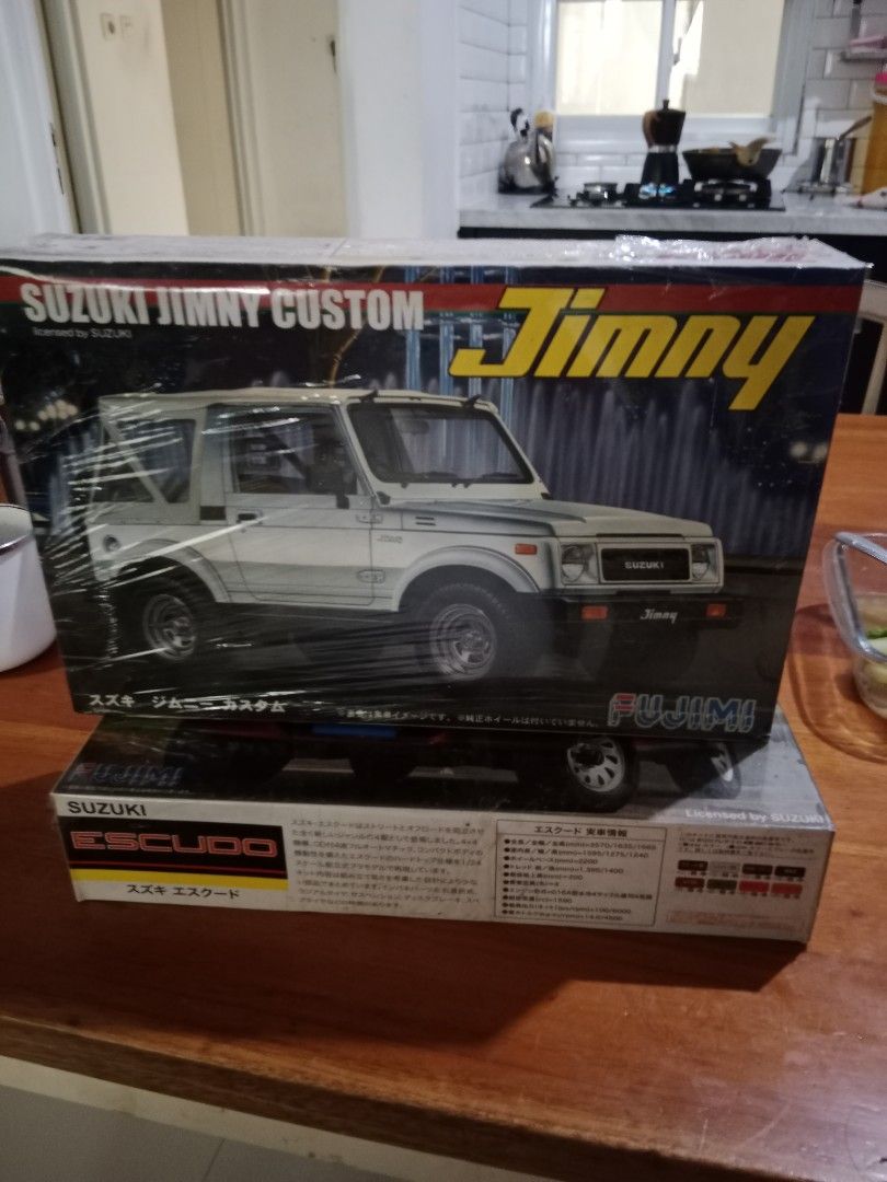 Fujimi Suzuki Jimny model kit, Toys & Collectibles, Mainan di Carousell