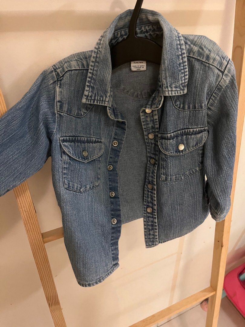 Gap jacket (Category: Babies & Kids Fashion) located in Bangi. Submitted by nadora86 (Listing ID 1199646439, Image 1). Description: Bought in japan, 2-3 years. Lightly used.