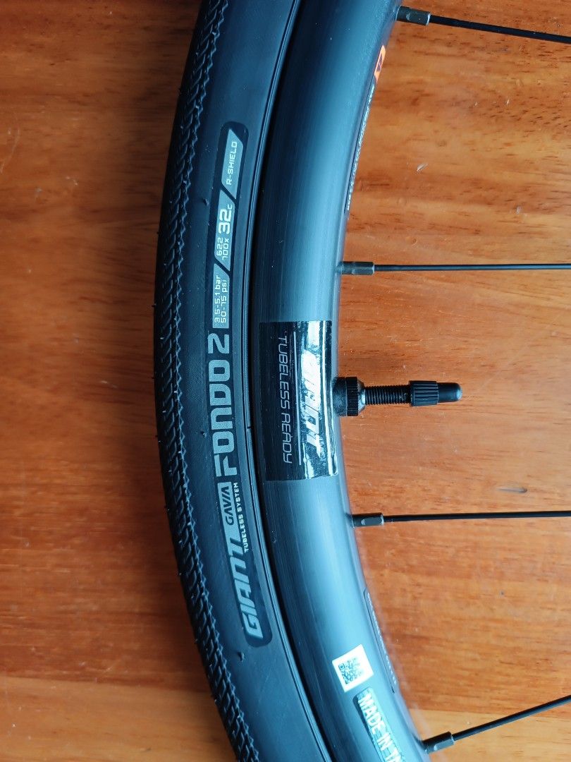 Giant pr2 disc wheelset tubeless on sale