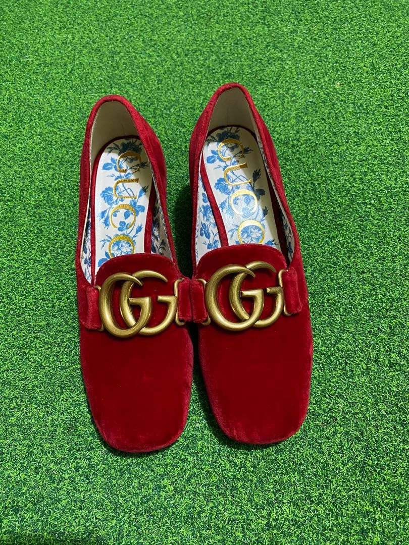 Red velvet clearance gucci loafers