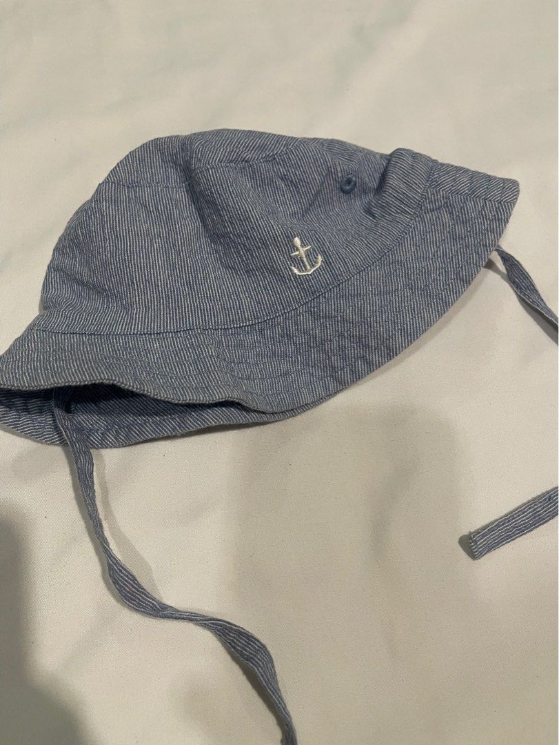 H and m outlet baby hat