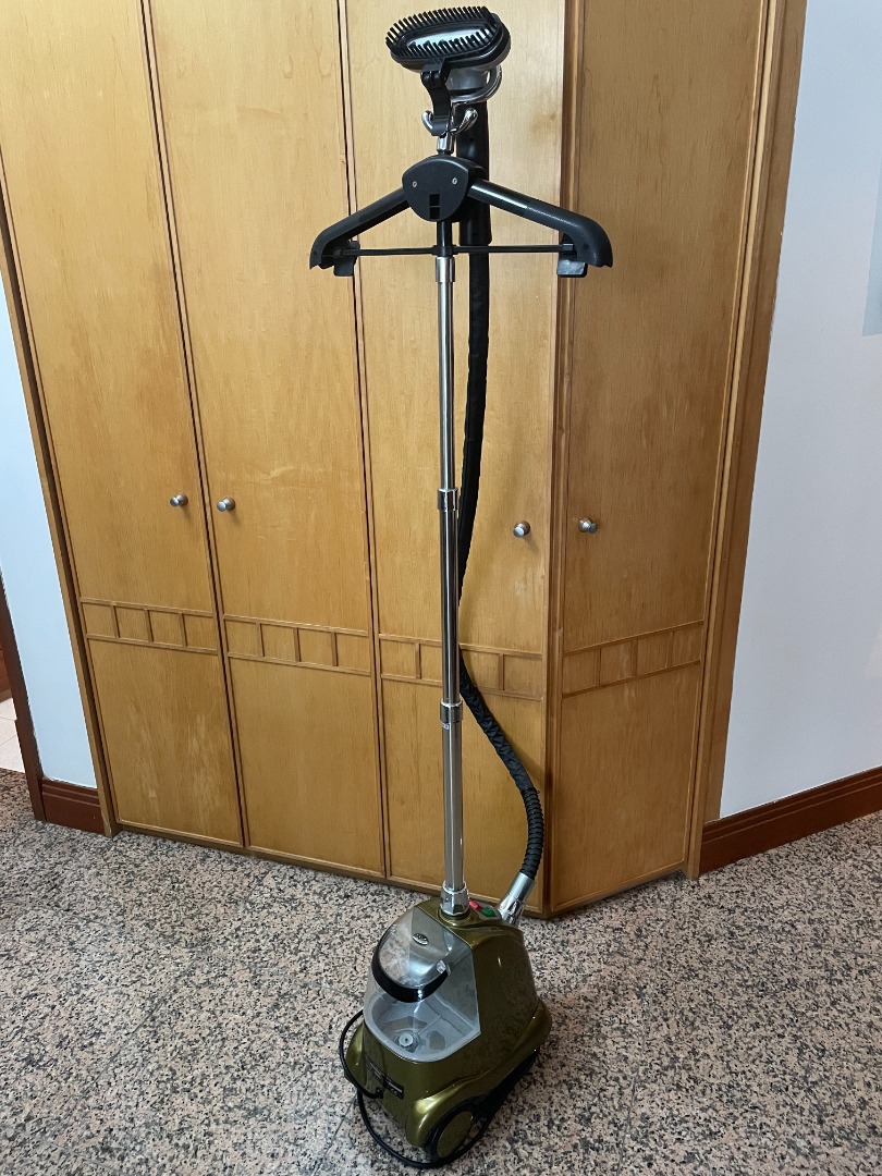 Heavy Duty Home Steamer 2500 Watts, with attachments, TV & Home