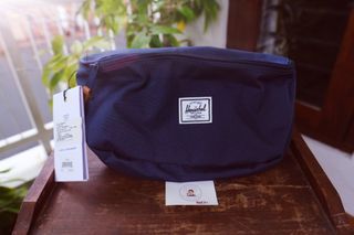 HERSCHEL SIXTEEN WAIST SLING BAG NAVY x EIGER KALIBRE BODYPACK