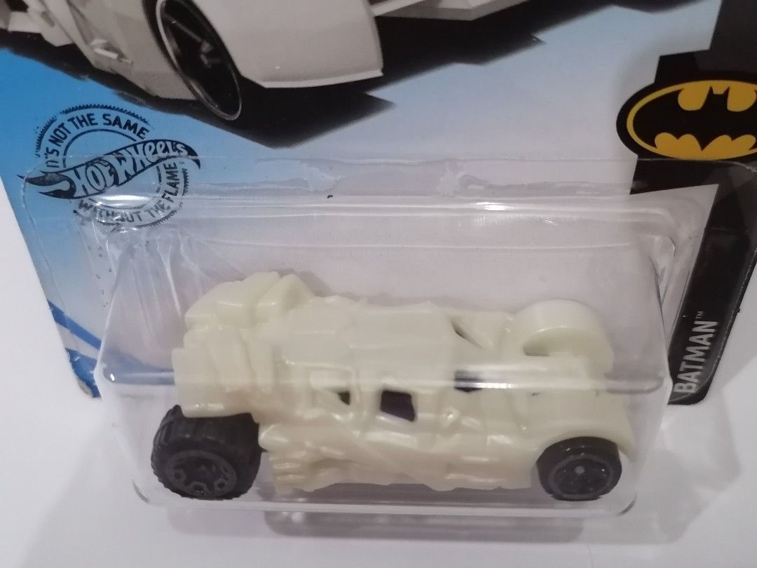 Hot wheels the dark knight discount batmobile white