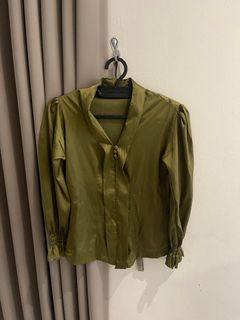 Kebaya puffy olive