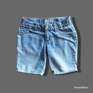 (Category: ) located in . Submitted by BOUTIQUE1128 (Listing ID 1198846883, Image 1). Description: .