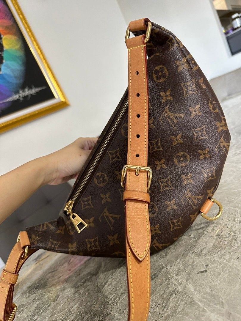 Louis vuitton LV Bumbag!!! Use less than 5 times only