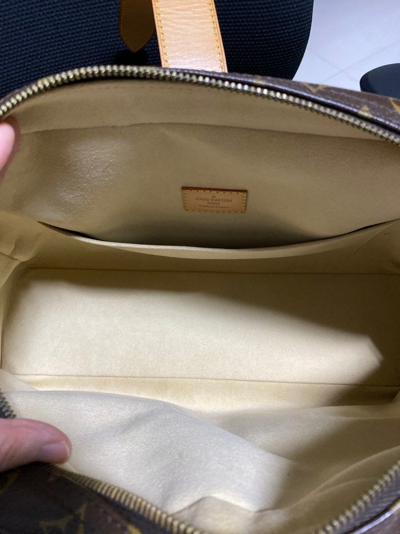 Louis Vuitton Monogram Manhattan GM - Brown Shoulder Bags, Handbags -  LOU803551