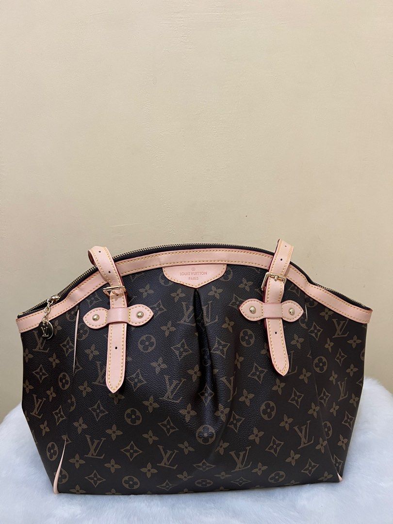 LV TIVOLI GM (Category: Luxury Bags & Wallets) located in Caloocan City. Submitted by thrifter_mnl (Listing ID 1199664025, Image 1). Description: Japan sourced Very nice in actual Adjustable shoulder strap Coded Genuine leather.