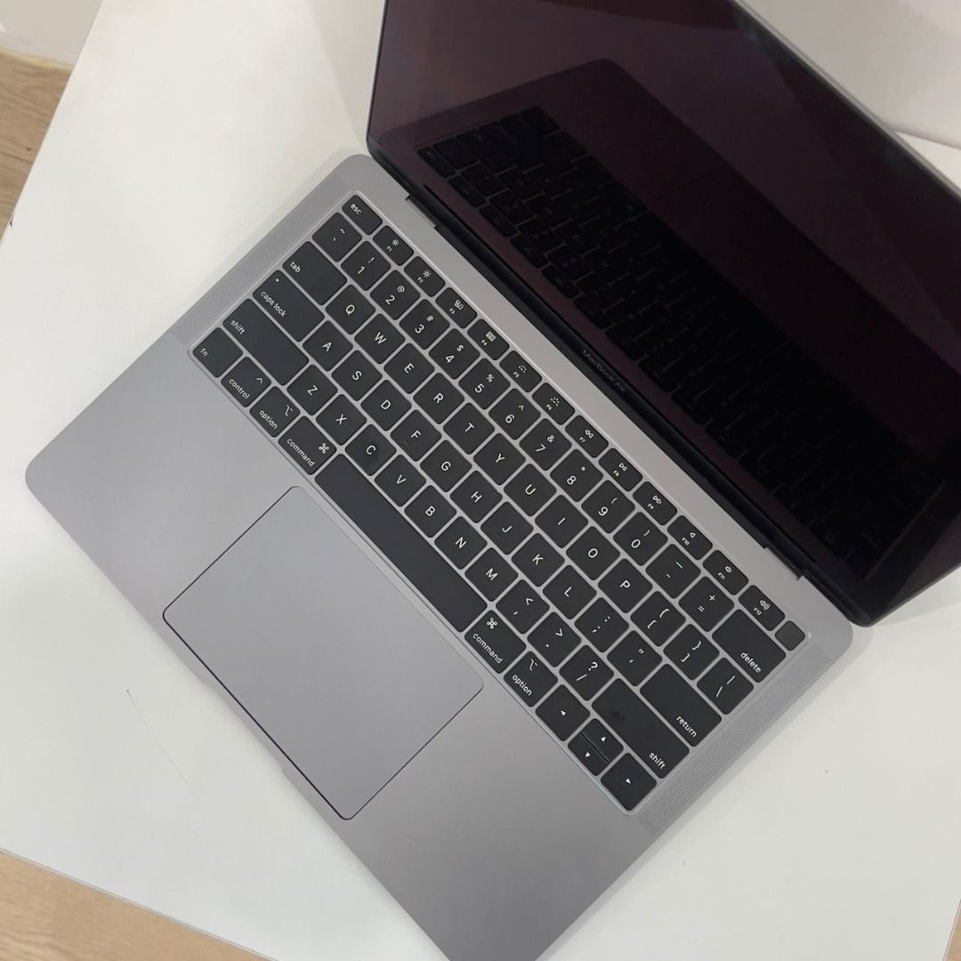 MacBook Air 2018 A1932 Retina I5 8th 1.6ghz 8GB ram 256SSD