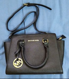 (Category: ) located in . Submitted by damansara.preloved.items (Listing ID 1199703578, Image 1). Description: .