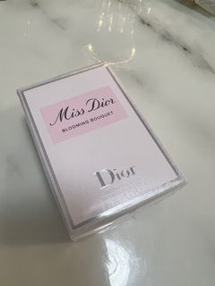 （分類：）位於 。 由 amberwish 提交（商品編號 1199782051，圖片 1）。簡介： 。