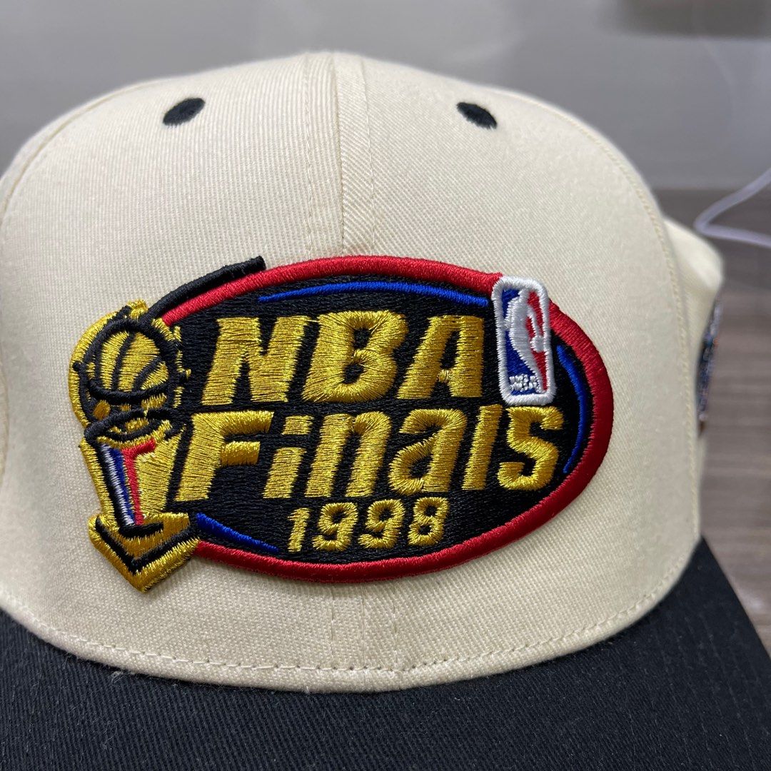 Mitchell & Ness NBA 98 Bulls Champions Snapback Black Red Blue – FCS  Sneakers