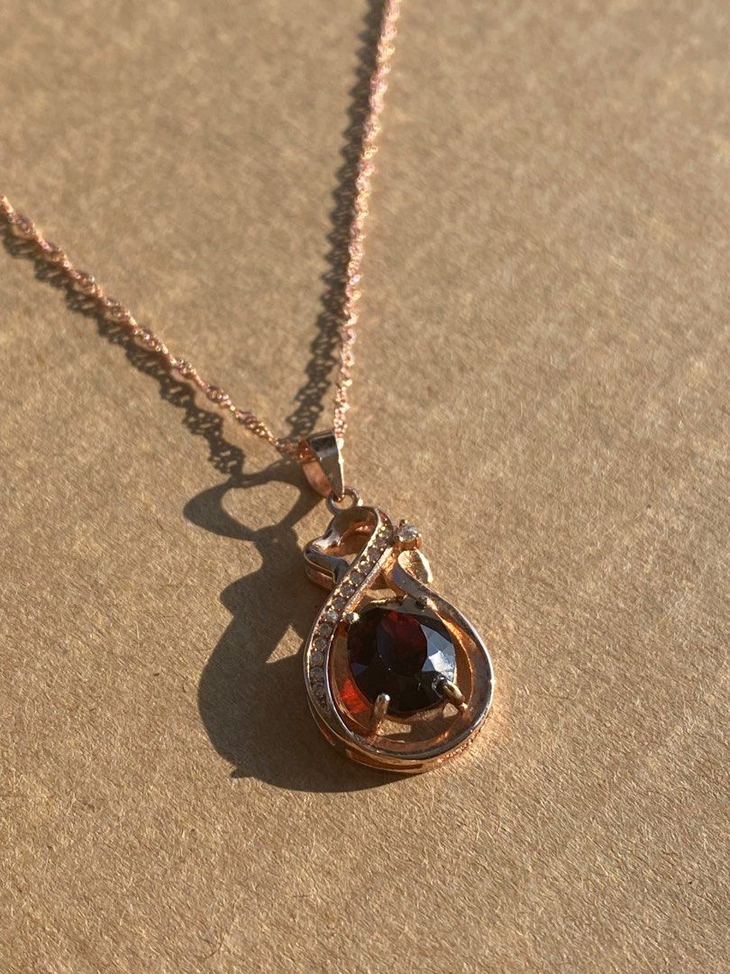 Garnet rose on sale gold necklace