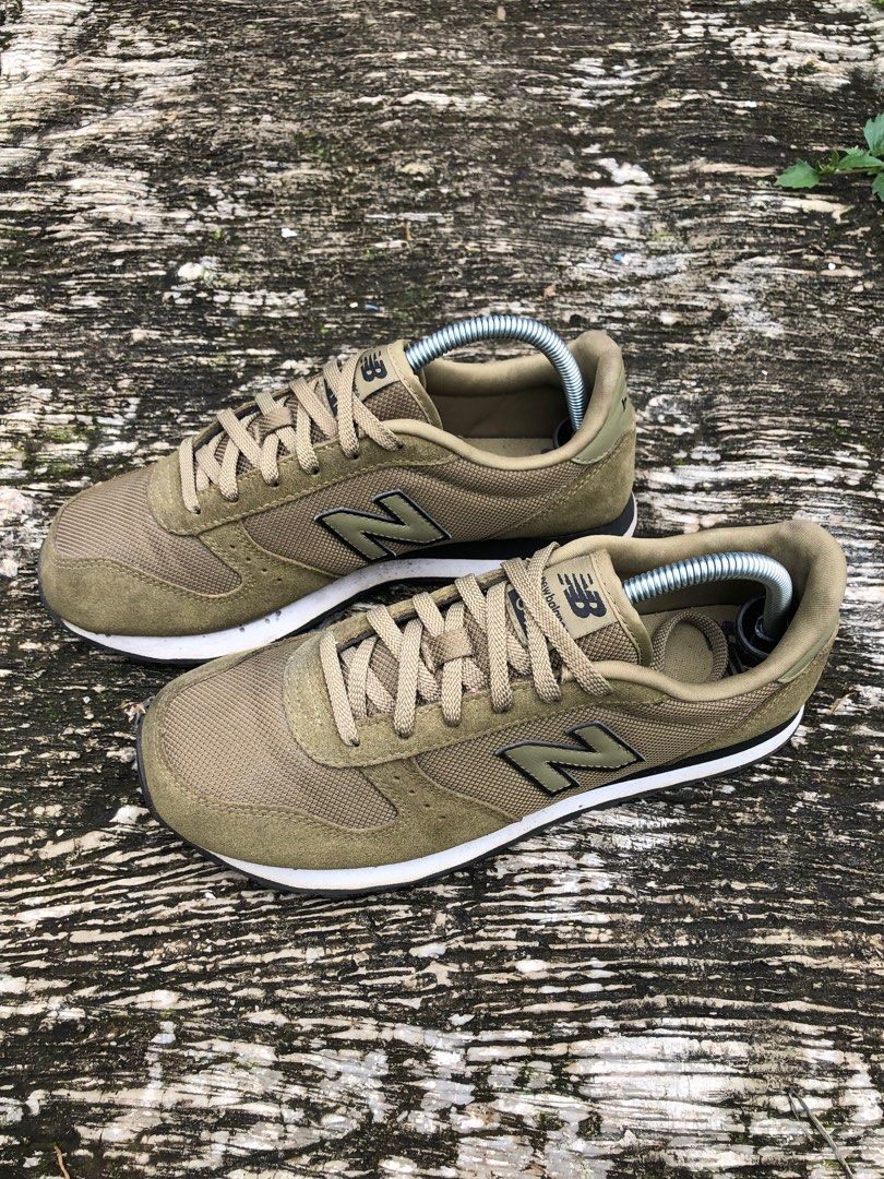 New Balance 311 Fesyen Pria Sepatu Sneakers di Carousell