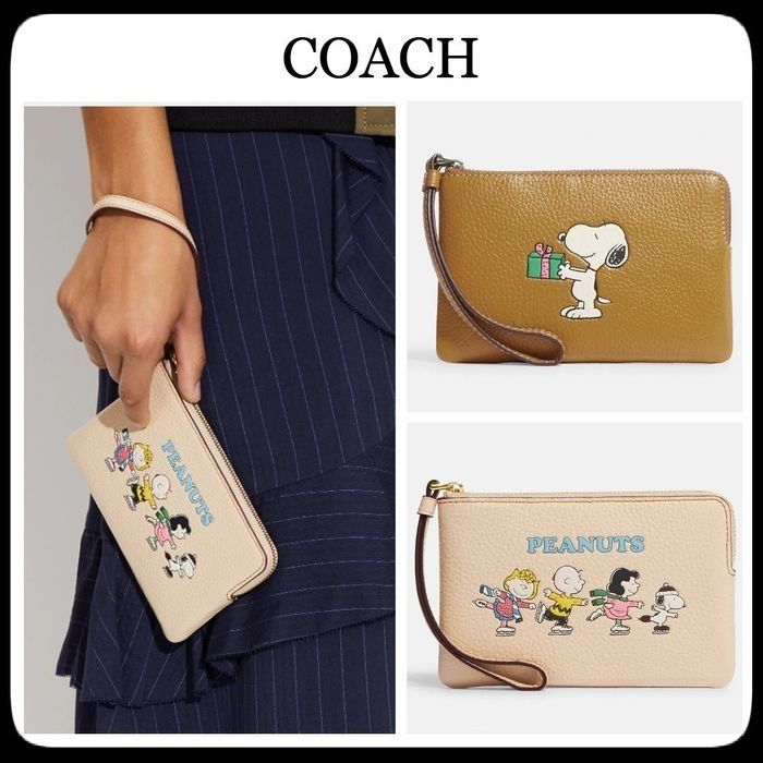 New Coach Original X Peanuts Corner Zip Wristlet With Snoopy Present Motif Wristlet Wallet For Women Come With Complete Set Suitable for Gift Luxury Bags Wallets on Carousell