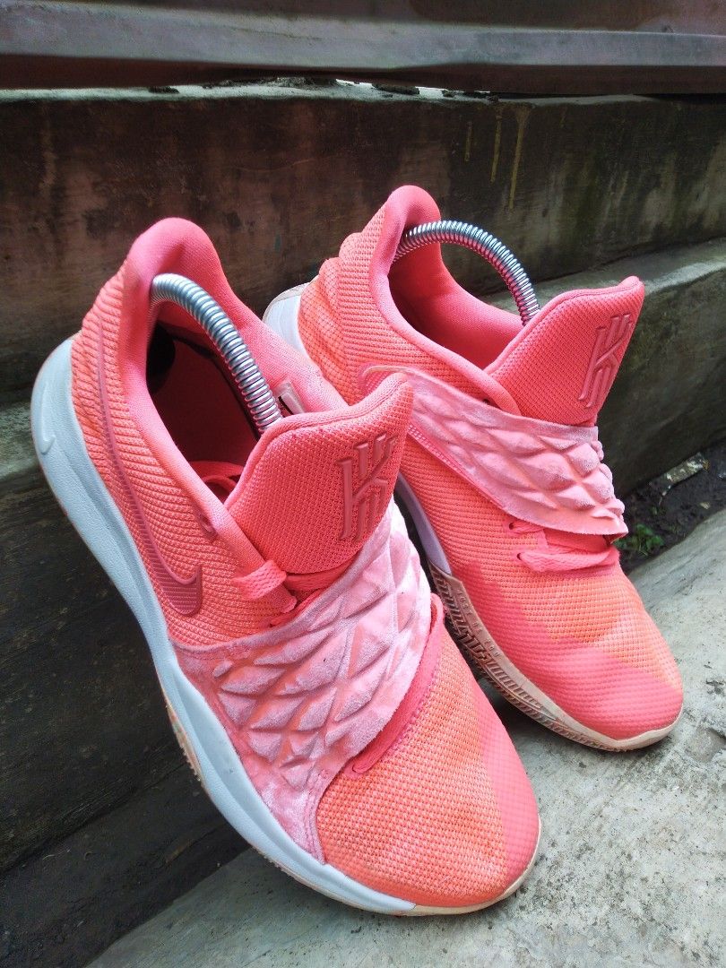 Nike Kyrie low hot punch Preloved