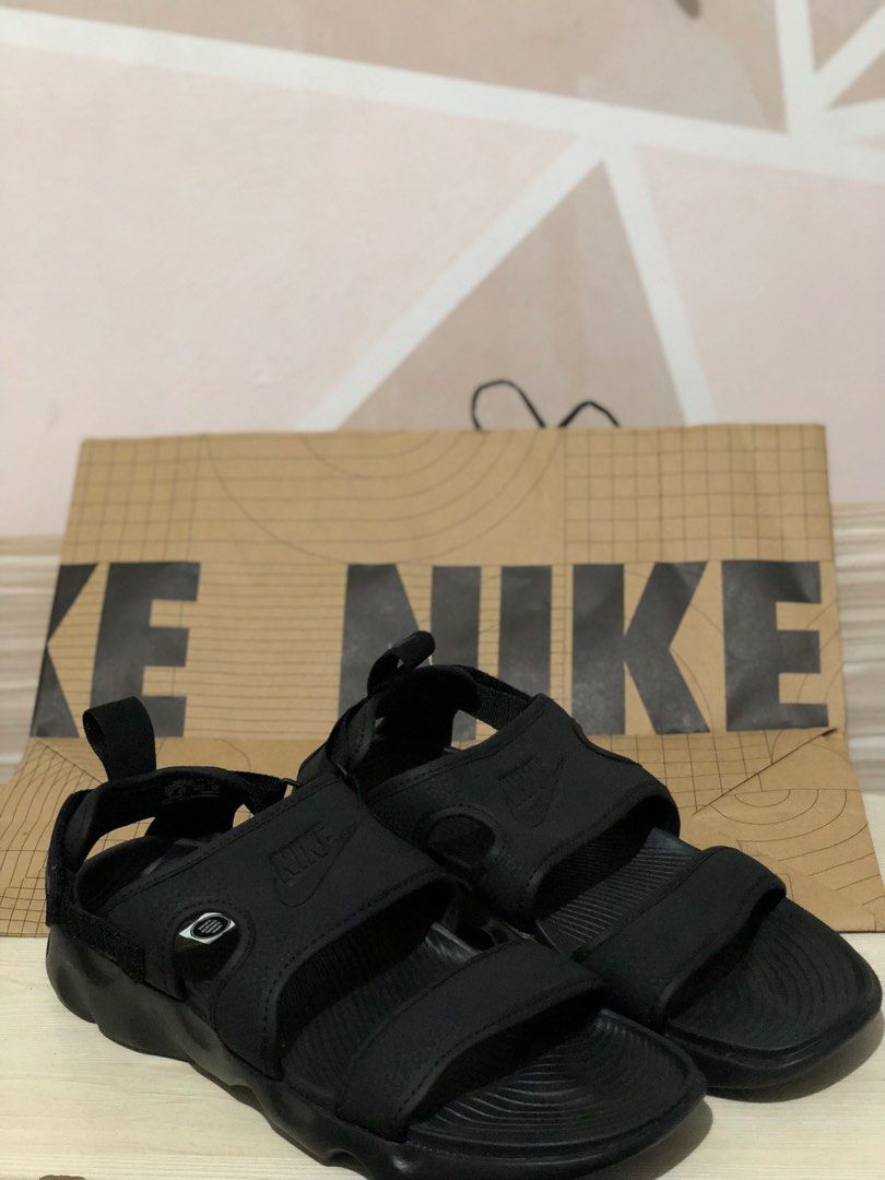 women's nike owaysis stores