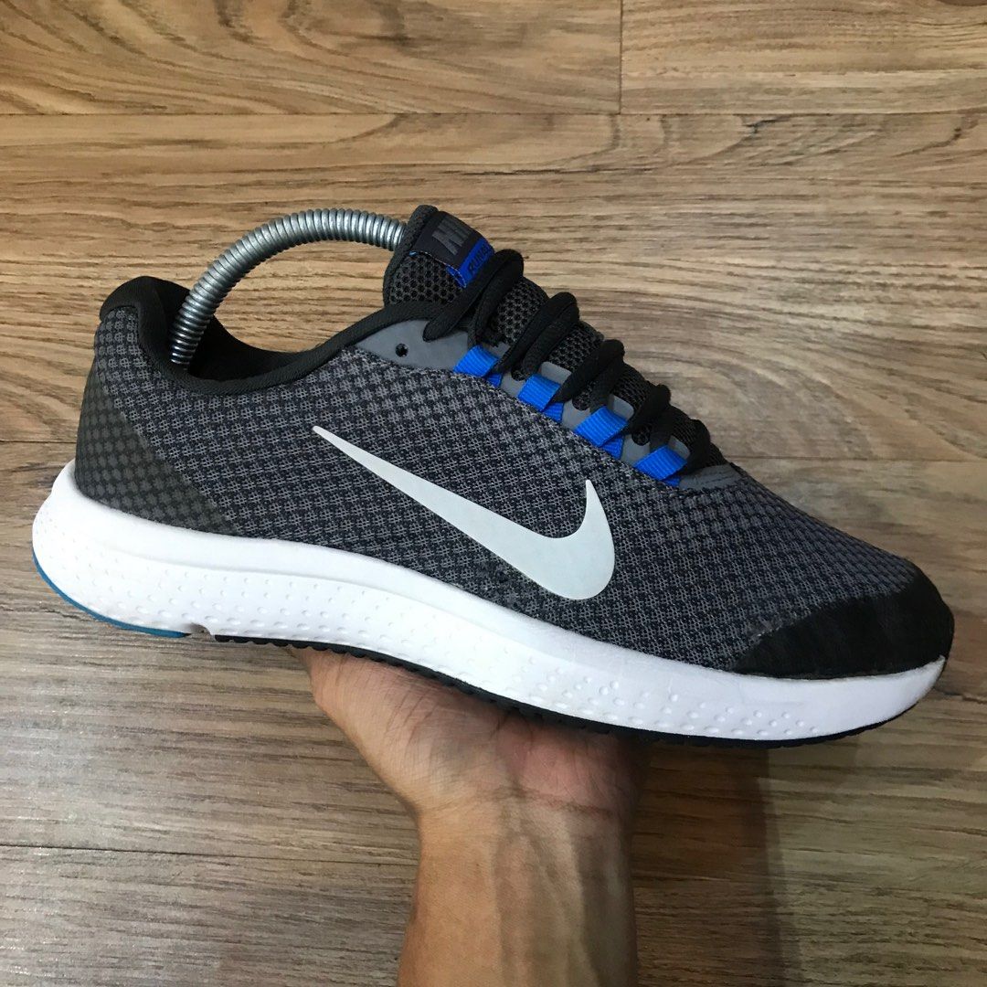 Nike runallday trainers store mens