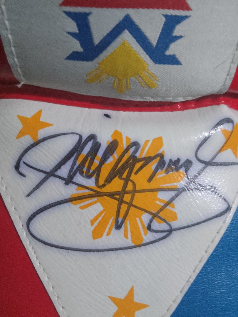 Pacquiao Signed Glove - boxing nba pba (Category: Sneakers) located in Manila. Submitted by egt888 (Listing ID 1199816425, Image 2). Description: 100% Original, Legit Check all you want Pick up Via Lalamove Meet up in Lucky Chinatown Mall Binondo Manila Only (no Pasig, Rizal, Makati etc.) I'm Available 11am to 6pm Shipping +100 via LBC Branch Pick Up or J&T Payment Via Gcash Auto Ignore sa PM asking If it is still available( oo, Available pa).