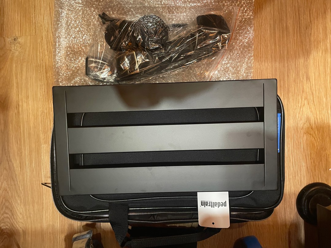 Pedaltrain Metro 16 Pedalboard, Hobbies & Toys, Music & Media, Music