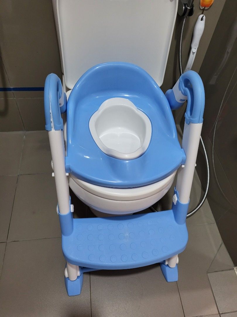 Potty training toilet seat, Babies & Kids, Bathing & Changing, Toilet
