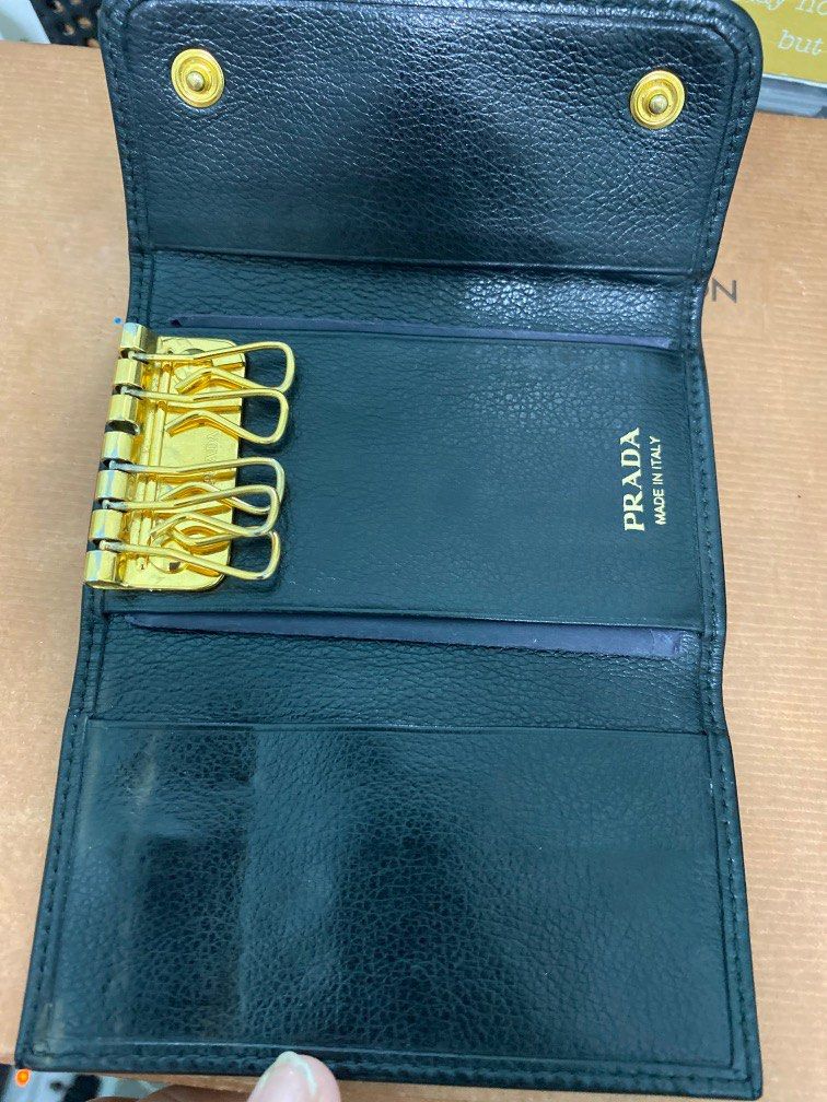 Prada keyholder (Category: Luxury Bags & Wallets) located in Muntinlupa City. Submitted by dayaonshei92860 (Listing ID 1199778867, Image 2). Description: Prada key holder with authenticity card .
