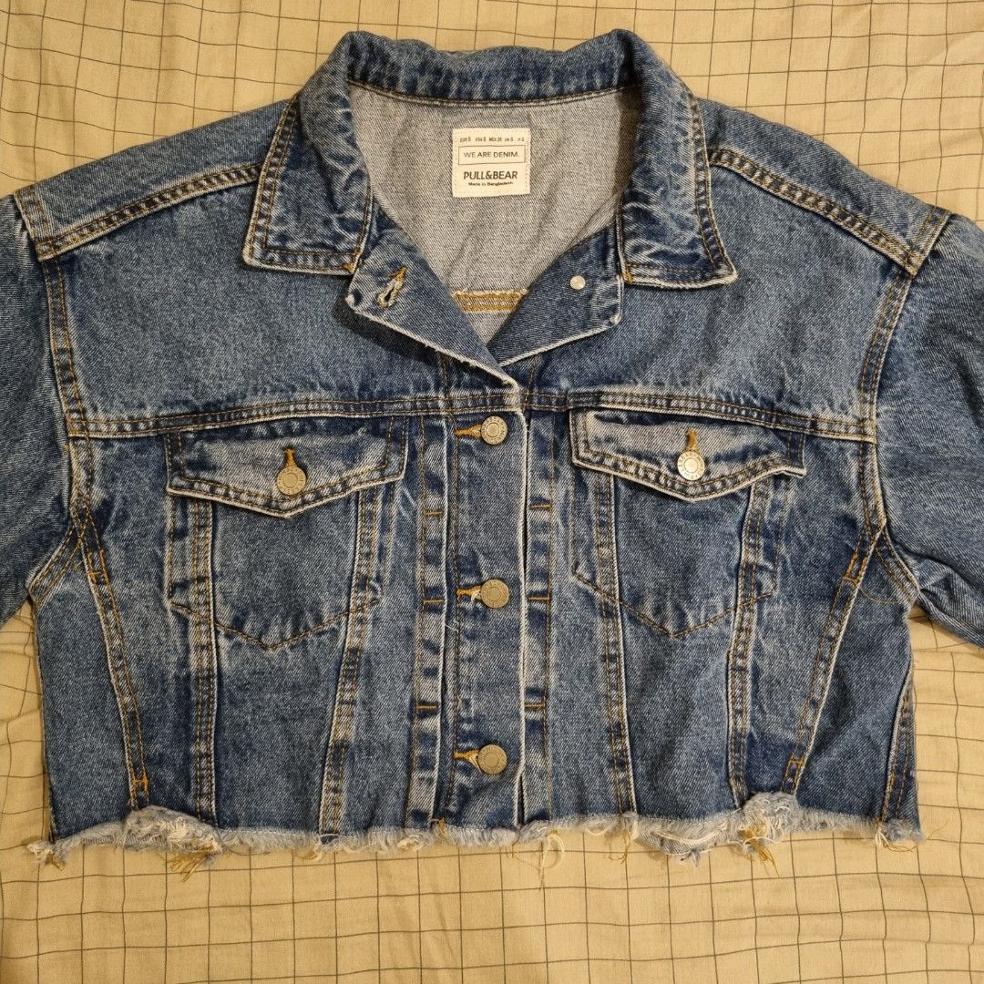 Pull & Bear Cropped Denim Jacket (Category: Coats, Jackets and Outerwear) located in Caloocan City. Submitted by jas_7 (Listing ID 1199643917, Image 3). Description: Pull & Bear Cropped Denim Jacket Size S on tag Oversized cropped fit ww photos on listing RFS: barely used and not my style anymore.