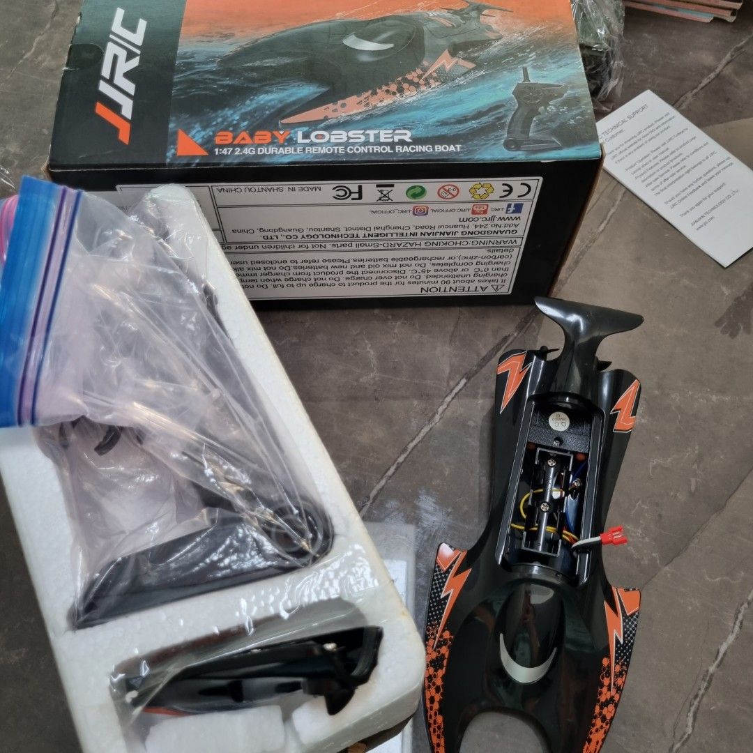 Remote Controlled Racing Boat, Hobbies & Toys, Toys & Games on Carousell